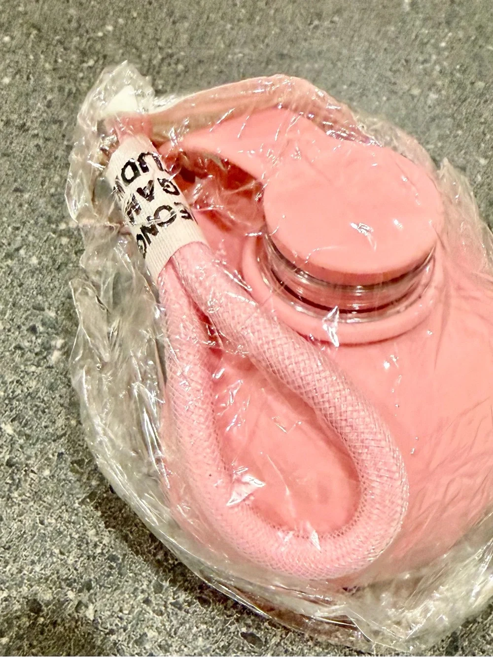 2-in-1 Portable Dog Water Bottle with a Foldable Silicone Bowl.